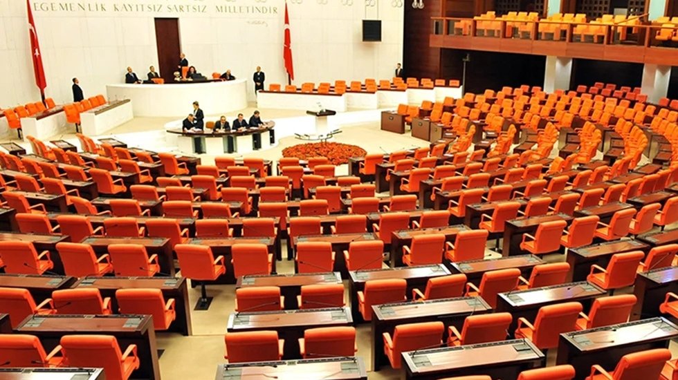 AKP'nin AYM teklifi ile iptal kararlarına 'ayar'