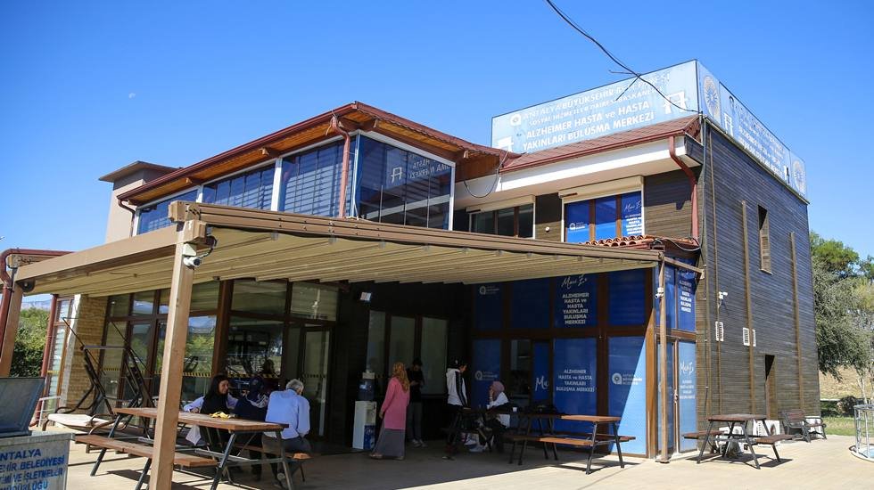 Alzheimer hastalarının umut evi...