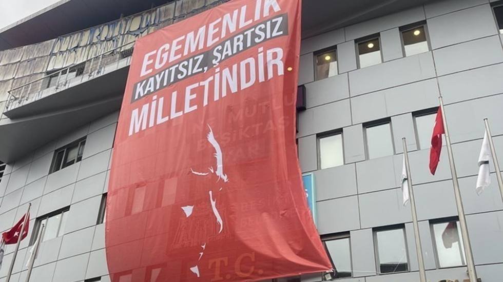 CHP'liler soruyor: "İddianamede bir tek AKP&rsquo;li, MHP&rsquo;li belediye başkanı neden yok?"