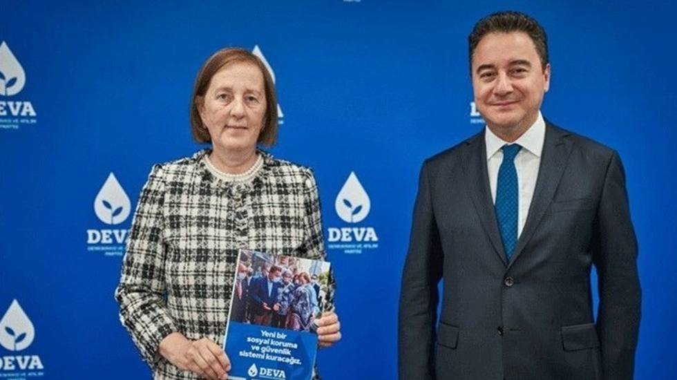 DEVA Partili Kavaf partisinden istifa etti