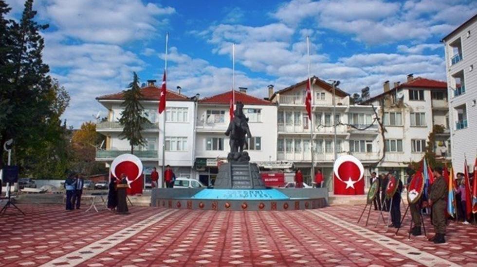 Devlet Bah&ccedil;eli Caddesi'nin ismi Sinan Ateş olarak değiştirildi