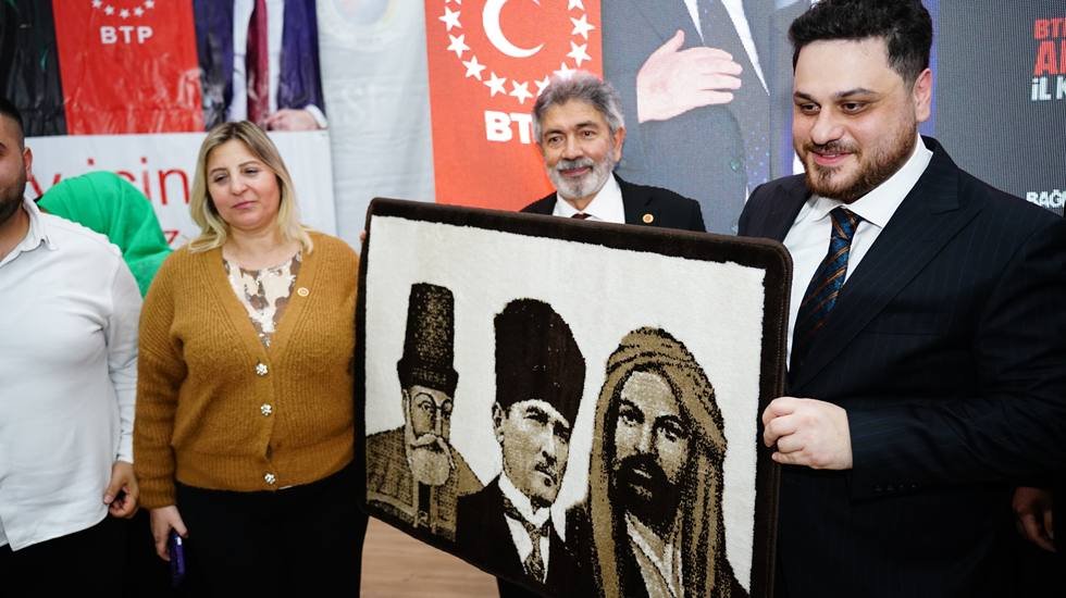 H&uuml;seyin Baş: AKP Genel Başkanı olarak konuşuyor, eleştirince Cumhurbaşkanına hakaret sayıyorlar