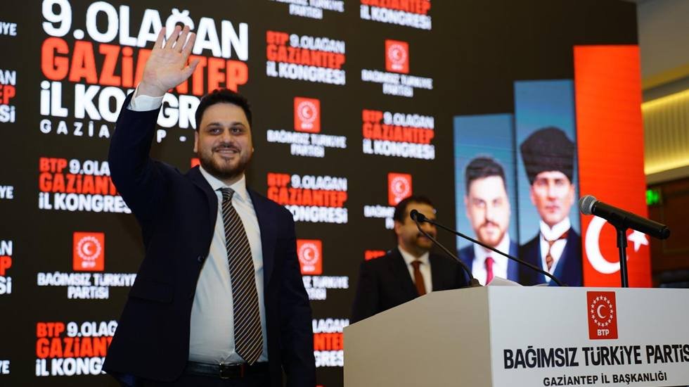 H&uuml;seyin Baş: &ldquo;Kennedy&rsquo;nin &ouml;ld&uuml;r&uuml;lmesinin ve Trump&rsquo;ın &ouml;ld&uuml;r&uuml;lmek istenmesinin nedeni aynı&rdquo;