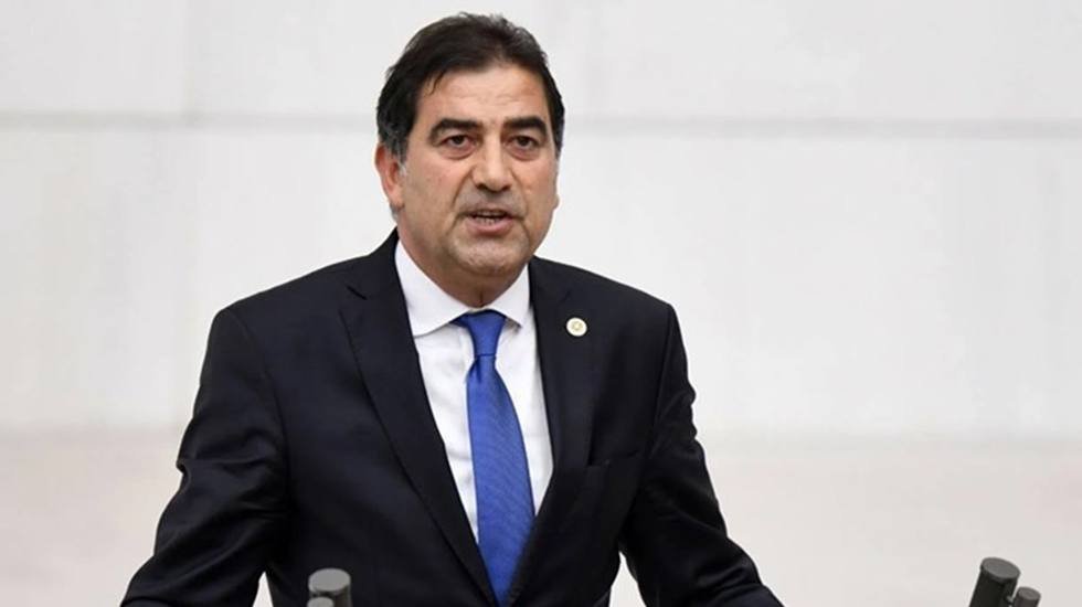 İYİ Parti'den istifa eden &Uuml;nal Karaman'ın AKP&rsquo;ye ge&ccedil;iyor&hellip;