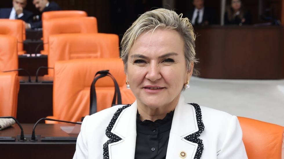 Kadın vekilden, kadın haklarına sahip &ccedil;ıkma &ccedil;ağrış&hellip;