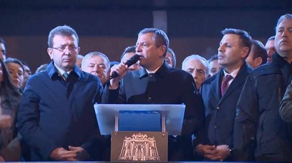 &Ouml;zel ve İmamoğlu Beşiktaş'ta: 'Birlikte hesabını verecekler, ant i&ccedil;iyoruz'