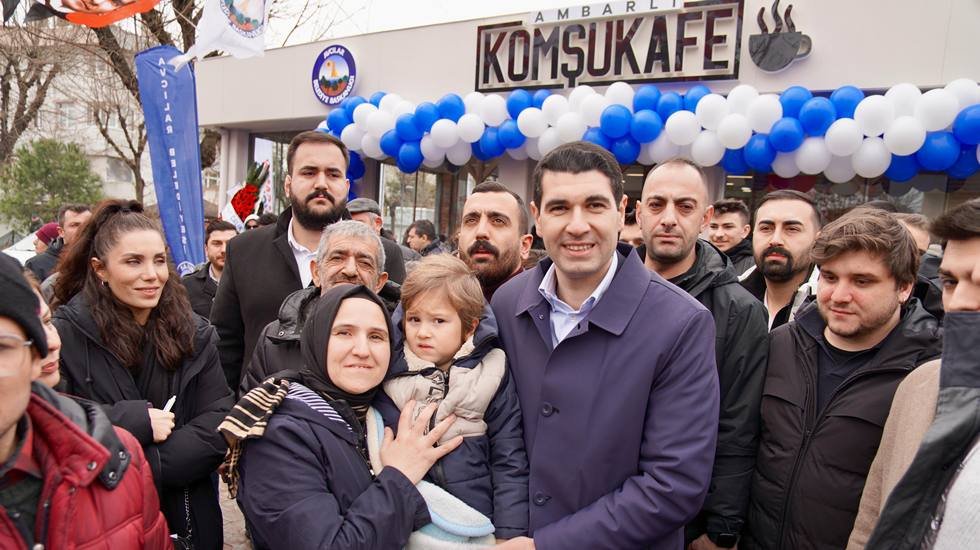 Avcılar’da çayın 2 TL olduğu komşu kafe hizmete açıldı.