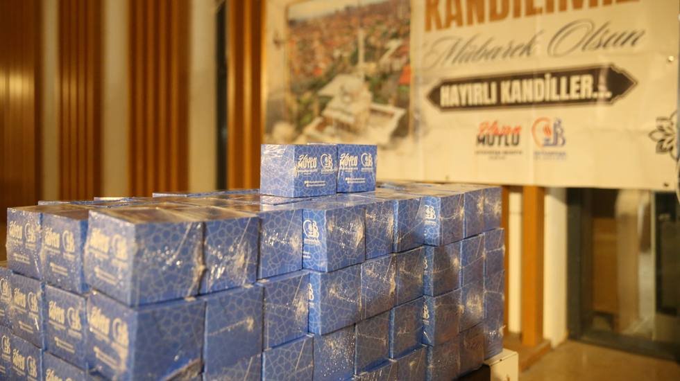Bayrampaşa Belediyesi’nden geleneksel kandil simidi ikramı