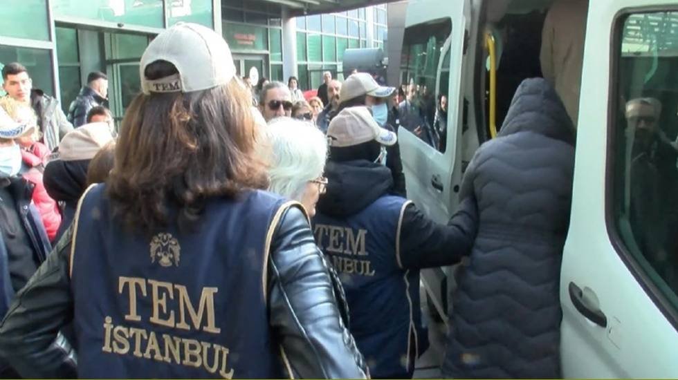 Belediyelere yapılan 'kent uzlaşısı' soruşturması kapsamında 10 kişi tutuklandı...