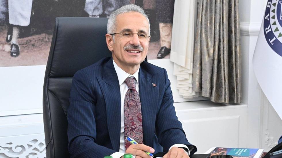 CHP&rsquo;li Vekil, Ulaştırma Bakanı&rsquo;nı istifaya davet etti