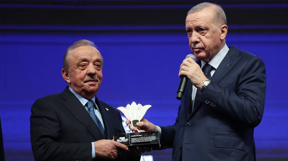 Cumhurbaşkanı Erdoğan: Cengiz Holding'in yardımını beğenmedim