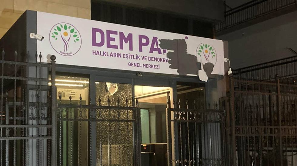PKK'nın 'fesih' kararı sonrası DEM Parti MYK toplanıyor