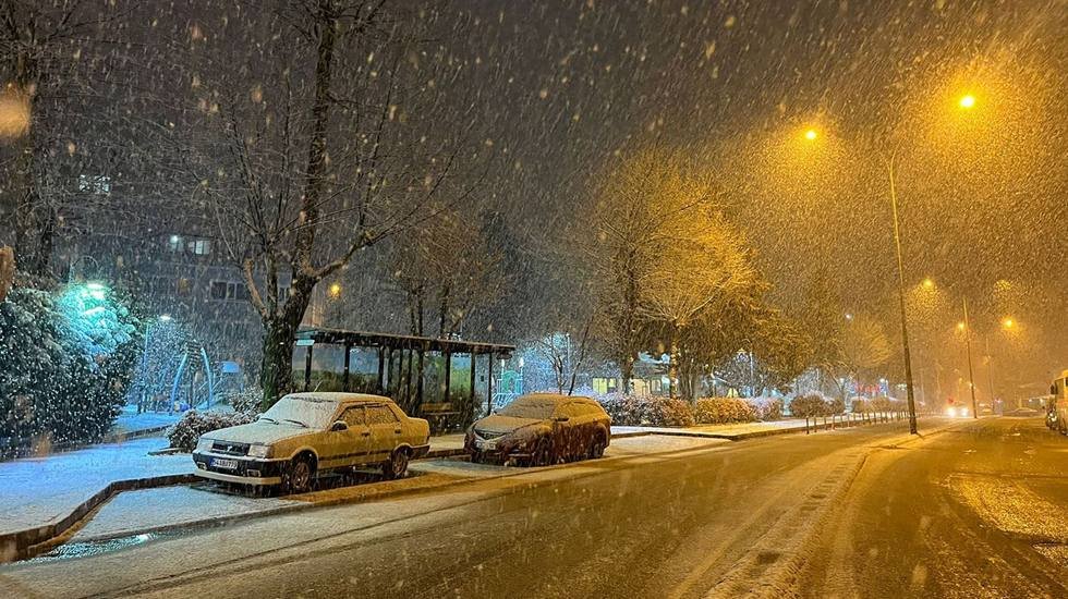 Her yerde kar var...