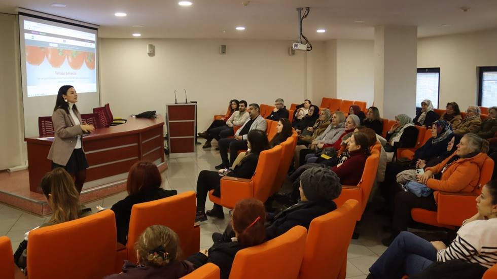 İzmit Belediyesinden kadın üreticilere destek...