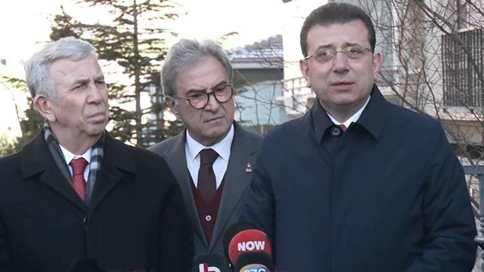 Mansur Yavaş ve Ekrem İmamoğlu'ndan &Uuml;mit &Ouml;zdağ'ın annesine ziyaret