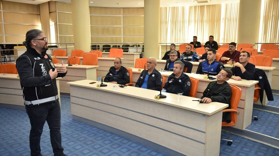 Narkotik Şube'den Kepez Zabıtasına uyuşturucuyla mücadele eğitimi