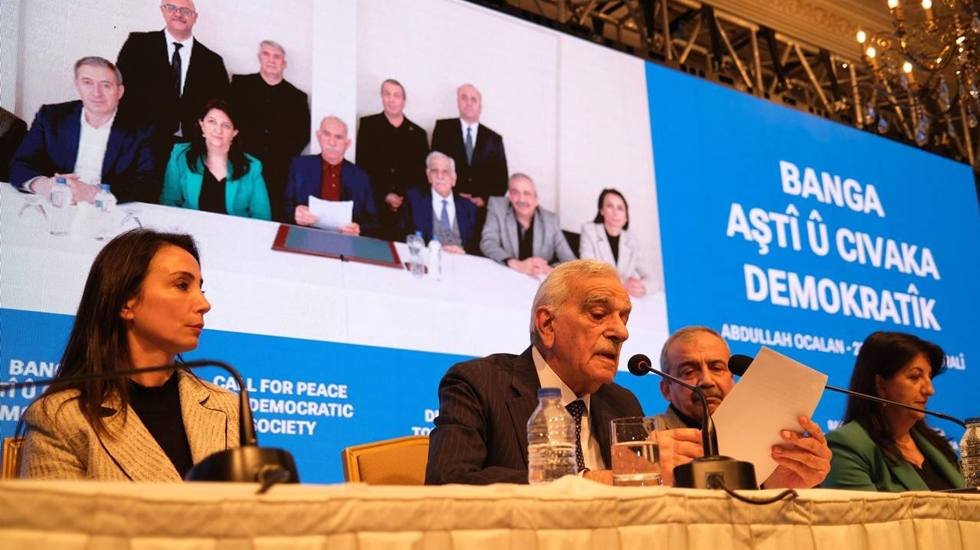 &Ouml;calan&rsquo;la g&ouml;r&uuml;şen DEM heyeti getirdiği metni paylaştı