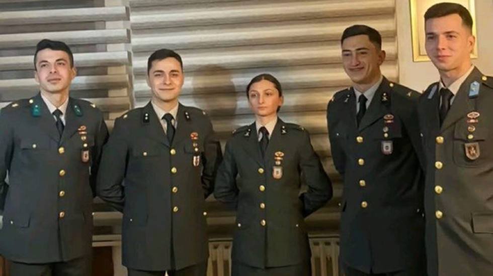 Teğmenler kararının iptali ve y&uuml;r&uuml;tmenin durdurulması i&ccedil;in İdare Mahkemesinde dava a&ccedil;tı.