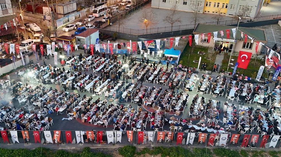 Avcılarlı binlerce yurttaş aynı iftar sofrasında buluştu...
