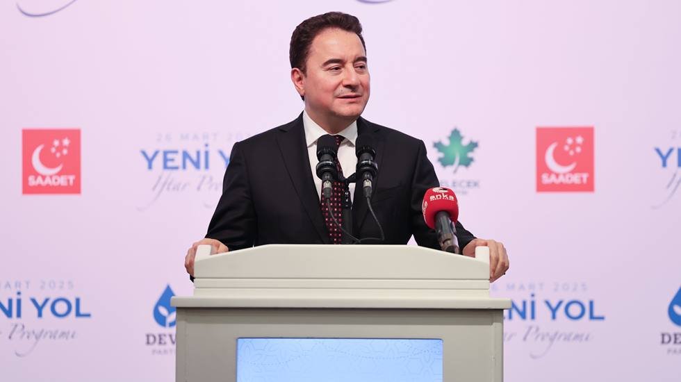 Babacan: “Demokrasimiz önemli sınamalardan geçiyor”