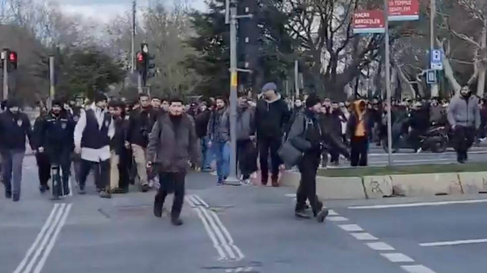 Saraçhane eylemlerinde tutuklanan gençler tahliye edildi...