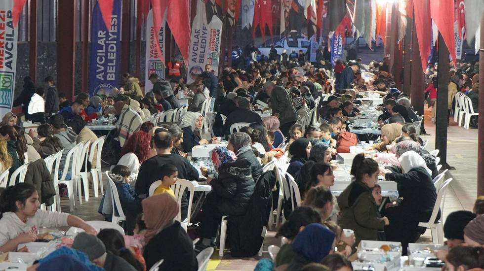 Başkan Çaykara: “İftar sofralarıyla komşuluğumuzu pekiştiriyoruz.”