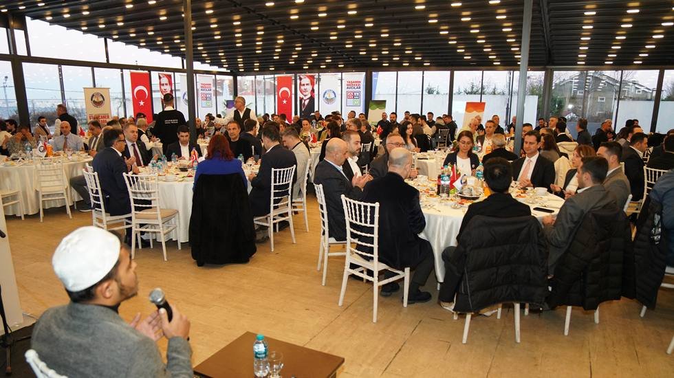 Başkan çaykara iftarda iş dünyasıyla bir araya geldi