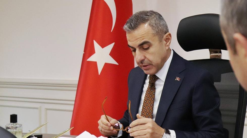 Beyoğlu Kaymakamlığı ilçe genelinde 8 Mart günü tüm etkinlikleri yasaklandı...