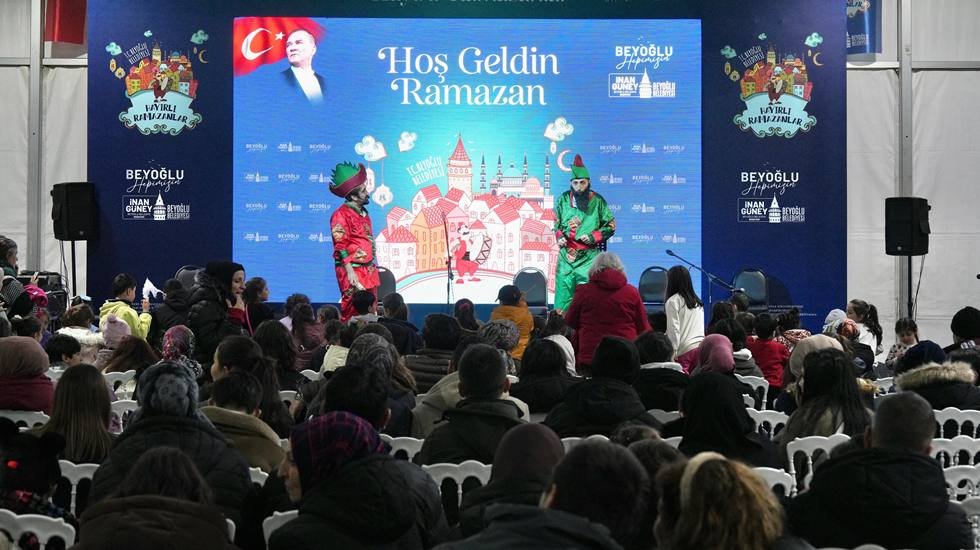 Beyoğlu'nda Ramazan geceleri başka olur…. 