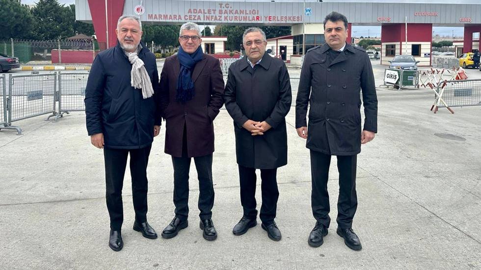 CHP heyetinden Sarıyer eski belediye başkanı Şükrü Genç'e cezaevinde ziyaret