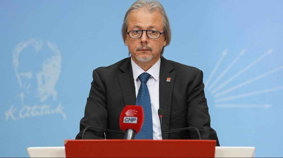 CHP Dış Politika Koordinatörü Prof. Uzgel: “Riskli hamleler”