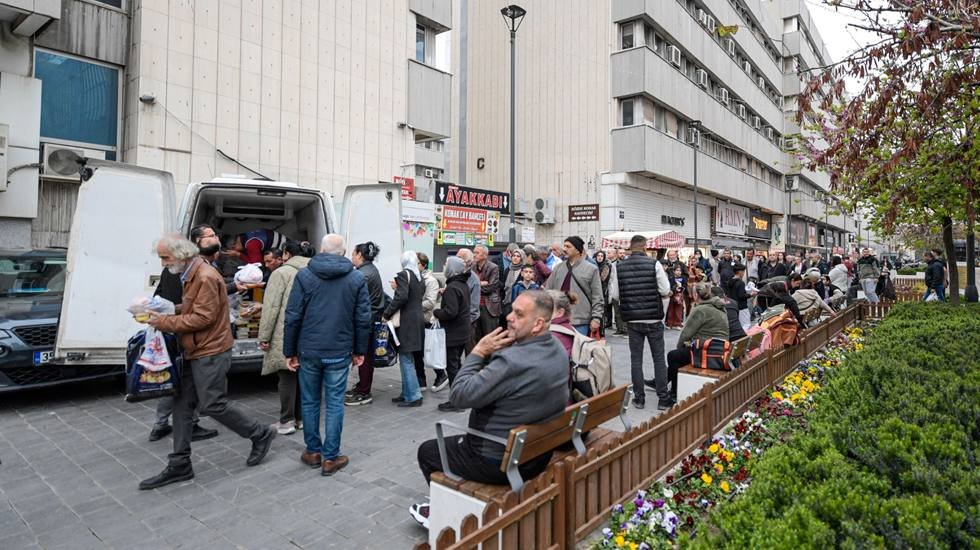 İzmir Valiliği Kona ilçesindeki iftar buluşmasına izin vermedi...