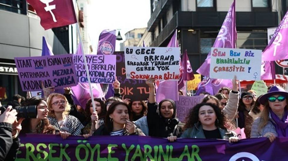 Kadın örgütlerinden 8 Mart Dünya Emekçi Kadınlar Günü dolayısıyla Kadıköy’de eylem...