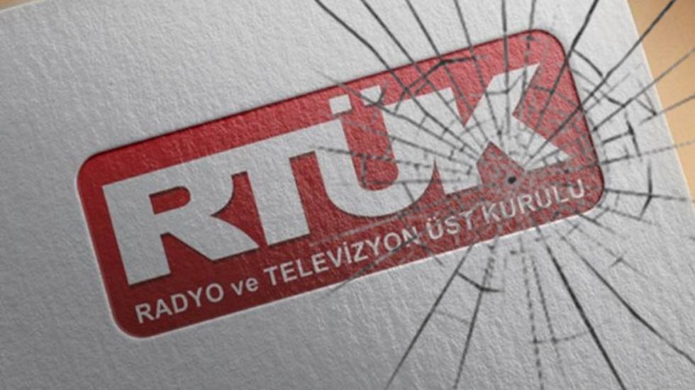 Lisans iptalinin RTÜK’ÜN iki dudağı arasında olması, anayasal özgürlükleri askıda bırakıyor