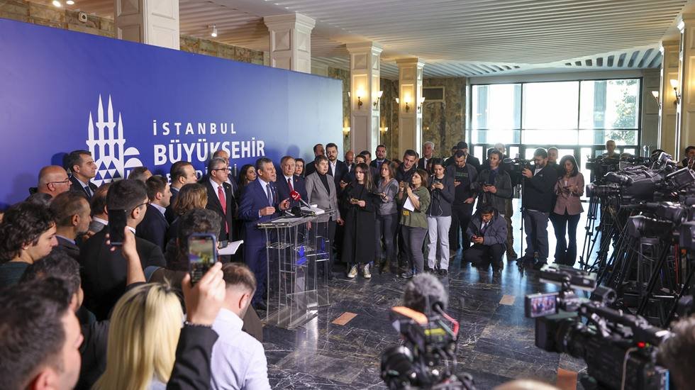 Özgür Özel açıkladı: "Söz konusu firma, 2019 belediye seçimlerinden kısa bir süre önce, Kültür A.Ş.’den 5 ihale daha aldı"