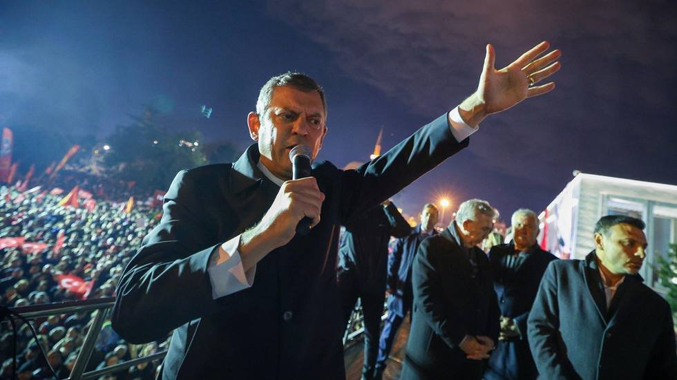 Özgür Özel: 'Özgür ölecek, Saraçhane'yi bırakmayacak'
