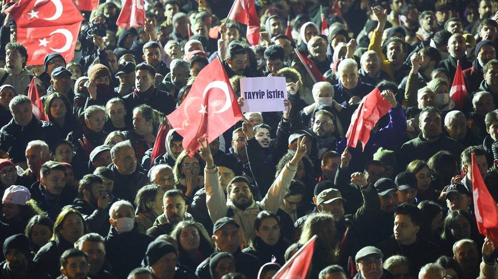 Saraçhane eylemlerine katılanlardan 1418 kişi gözaltına alındı 121'i tutuklandı.