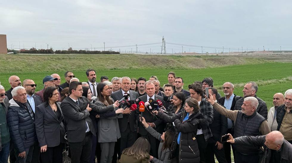 Seçer: "Ülke bizim ve zor kurduğumuz bu ülkeyi kolay kolay bu ellere bırakmayacağız”