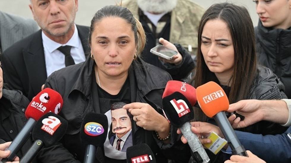 Tehdit mesajlarını paylaşan Sinan Ateş’in ablası: ‘3-5 torbacı ile birlik olup yol kesersiniz’