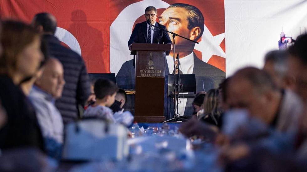 Tugay: "Kimse aç, sahipsiz kalmamalı, umutsuz olmamalı"