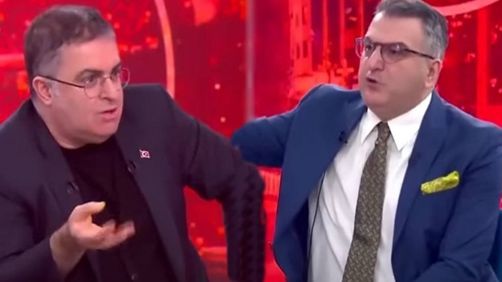 Cem Küçük'le Ersan Şen 'Taksim Meydanı’nda birbirine girdi...