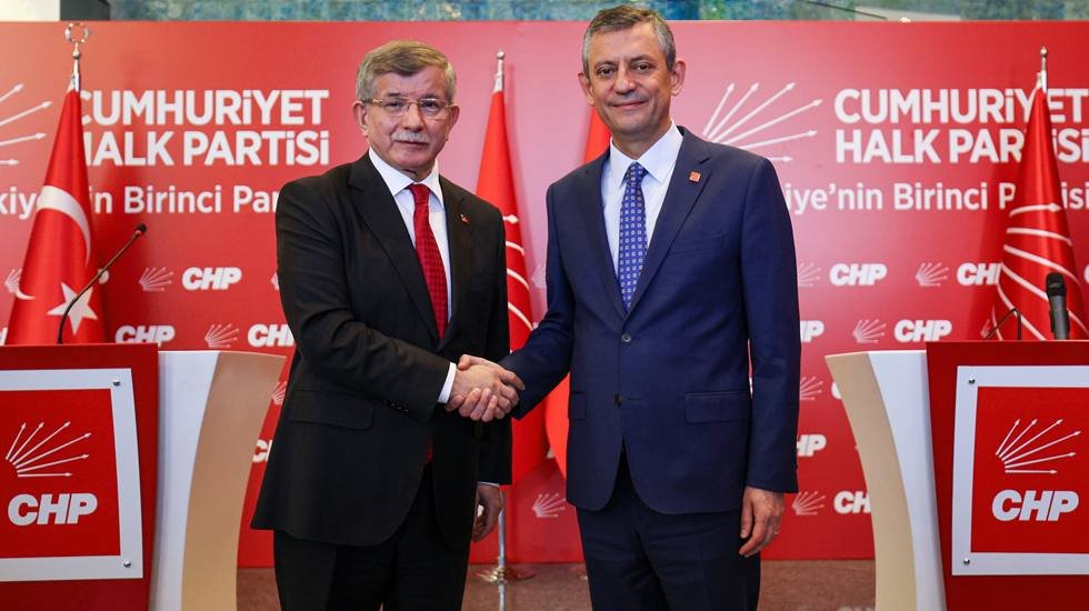 Özgür Özel, Ahmet Davutoğlu CHP Genel Merkezinde bir araya geldi...