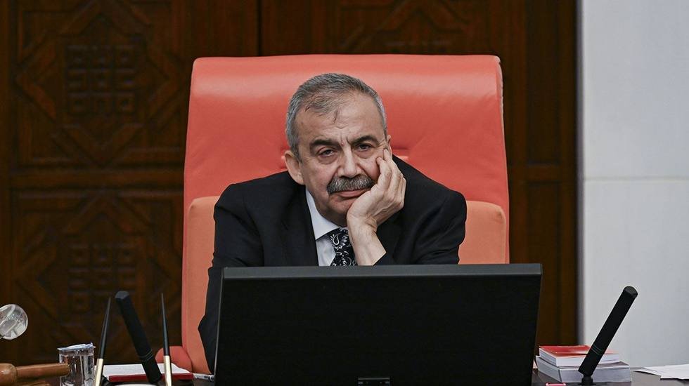 Hastaneden Sırrı Süreyya Önder'in sağlık durumuna ilişkin temkinli açıklama...