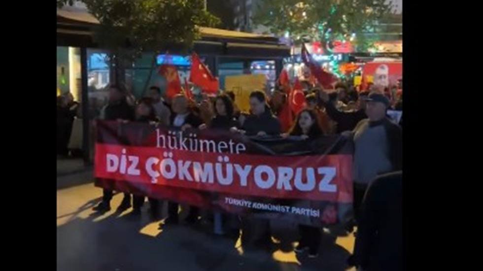 TKP: Gezi’de yitirdiğimiz evlatlarımızın önünde diz çöküyoruz