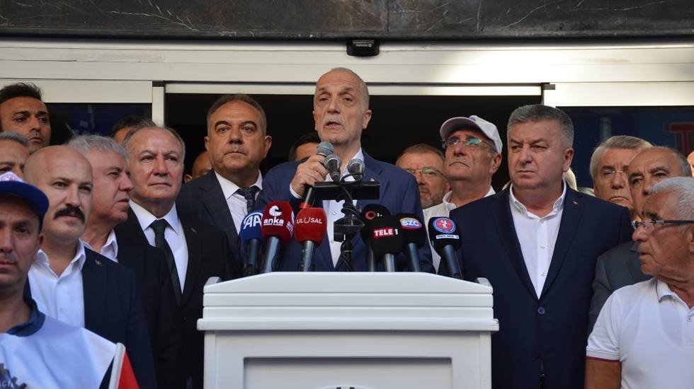 Türk-İş’in  1 Mayıs’ta miting yerine basın açıklaması yapma kararına sendikalardan tepki...