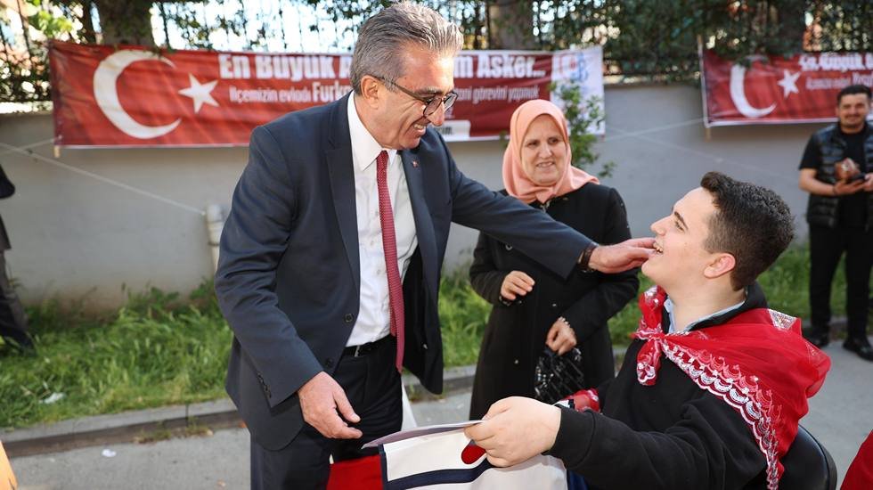 Başkan Mutlu, engelli gençleri askere uğurladı