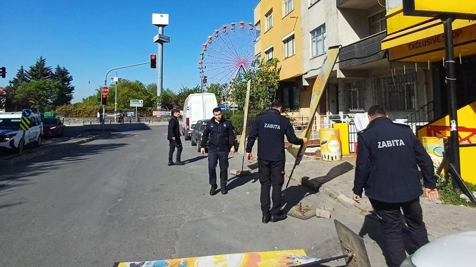 Bayrampaşa’da zabıta ekipleri kaldırım işgallerine geçit vermiyor…