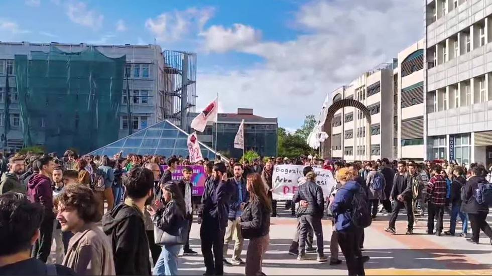 Boğaziçi Üniversitesi akademisyenlerinden Rektör Naci İnci'ye istifa çağrısı