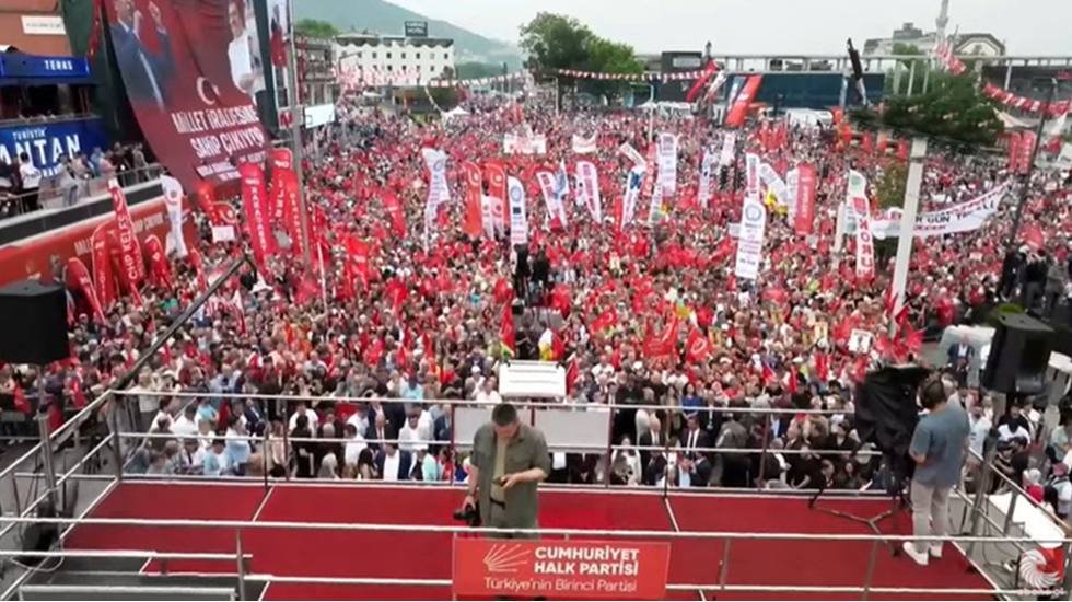 CHP'nin Bursa'daki "Millet İradesine Sahip Çıkıyor'' mitingi başladı...