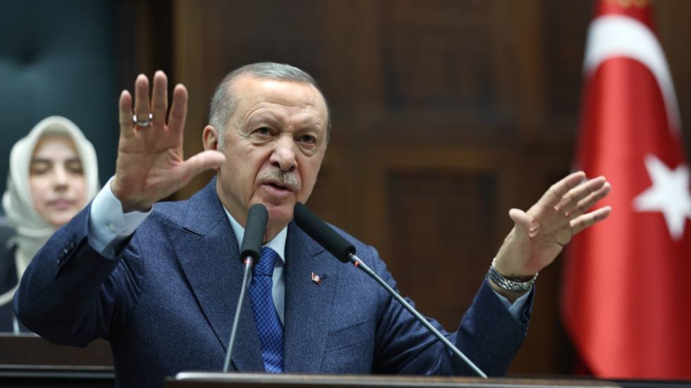Akit yazarı Erdoğan için emeklilik çağrısı yapıp yerine gelecek halefini bile belirledi!